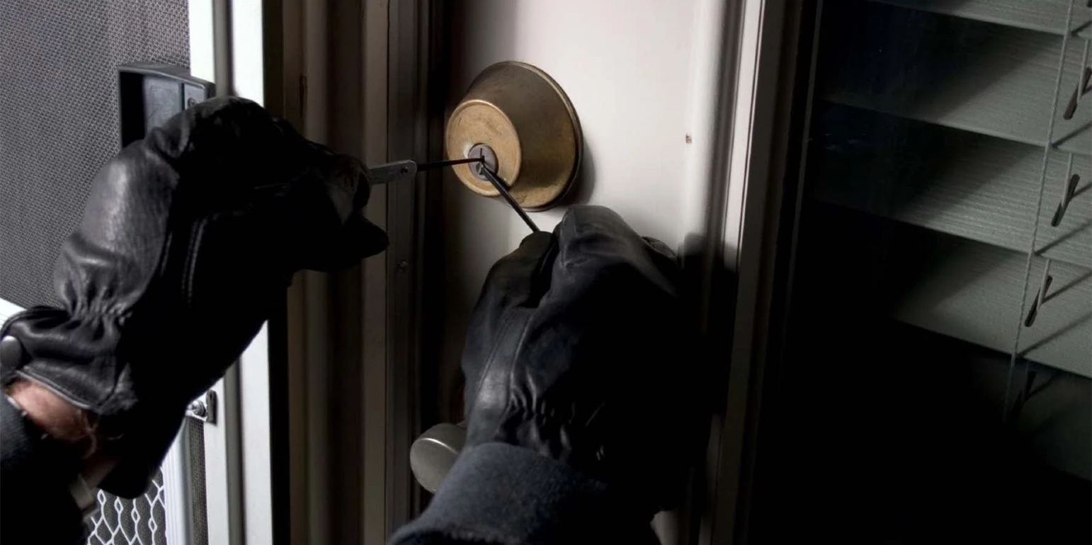 Βόλος: Η χολιγουντιανή διάρρηξη της χρονιάς – Ρίσκαραν και έφυγαν πλουσιότεροι κατά 500.000 ευρώ